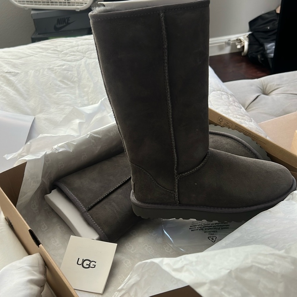 UGG - Woman’s Classic Tall II -Grey size 7US - NIB